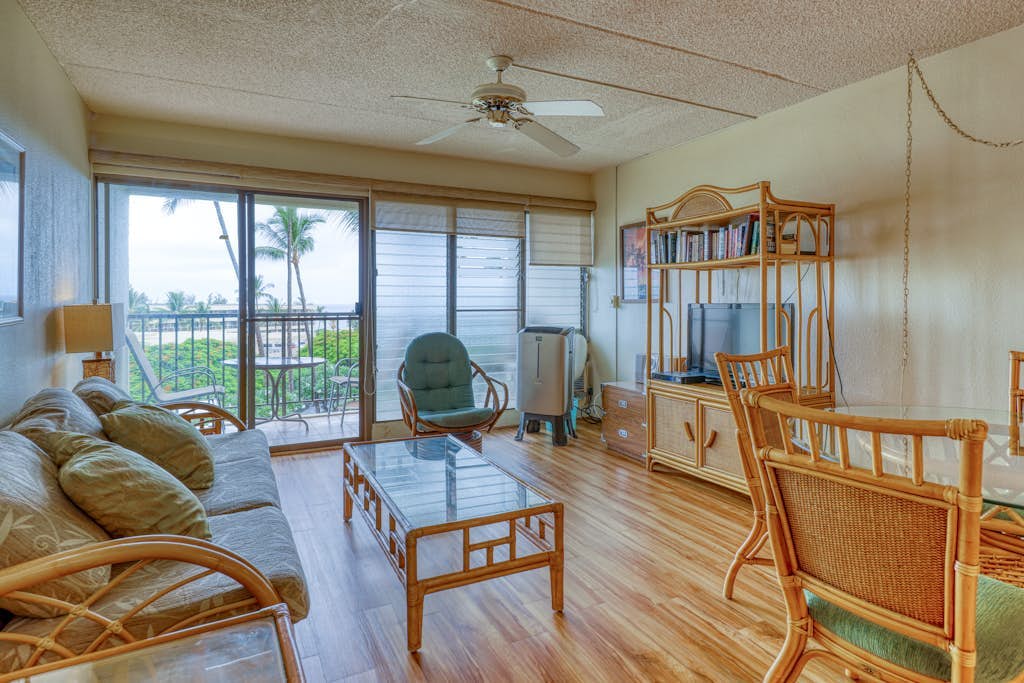 Condo w/ Sunset Ocean Views & Shared Pool/Tennis - Beach Across the Street