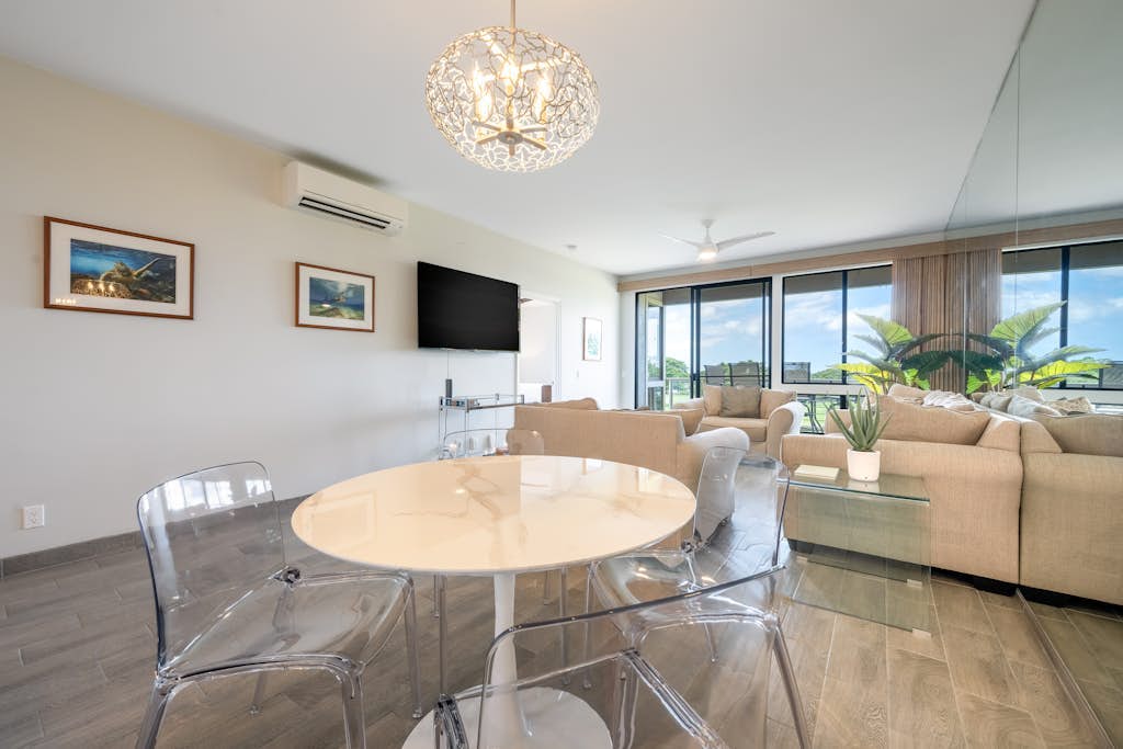 Golf course-front condo with outdoor pool, hot tub, central AC, & free WiFi