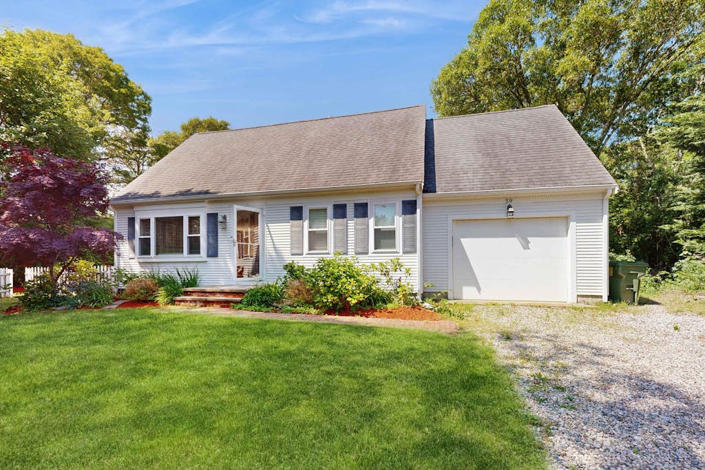 Charming Centerville Escape Near Craigville Beach