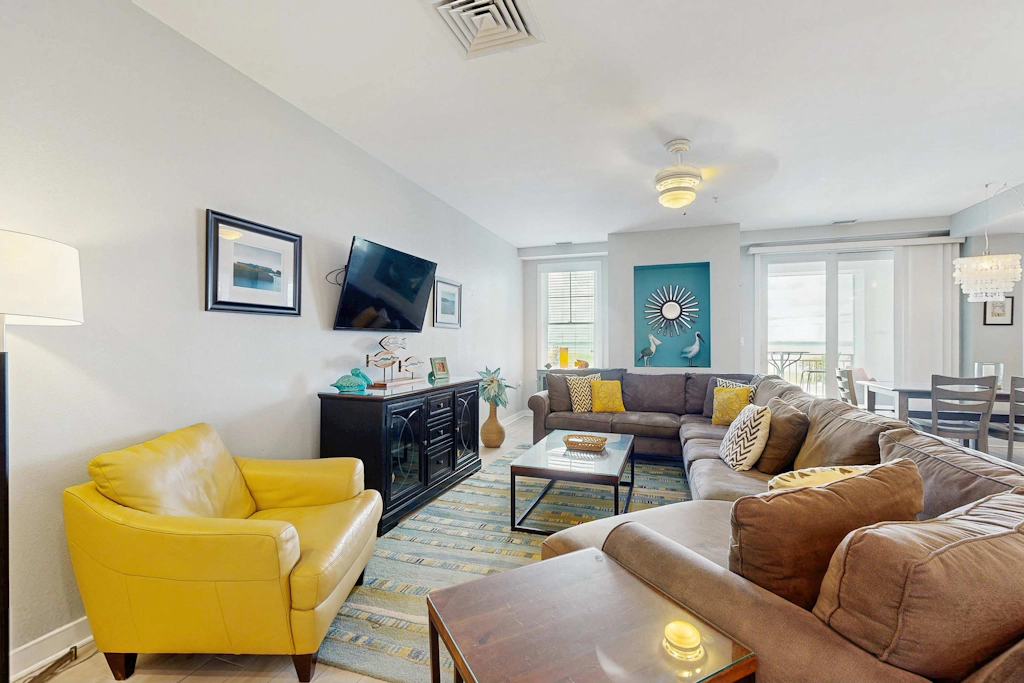 Bayside Condo Steps to Beach with Resort Pools