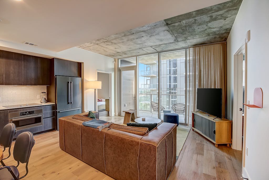 28th-floor Rainey St Historial District lakeview condo