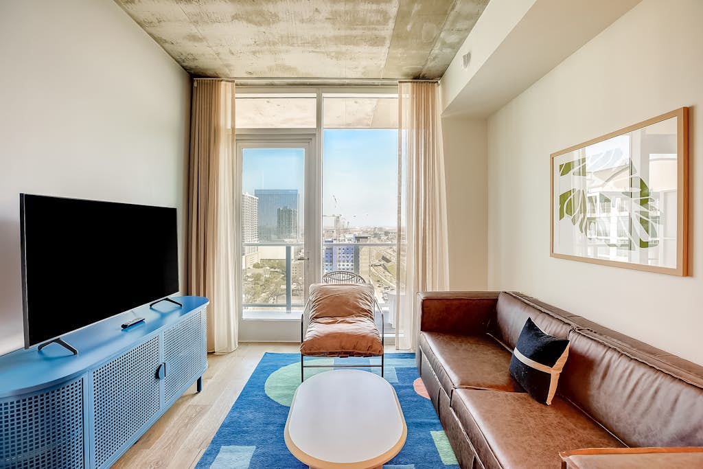 Natiivo Austin 23rd flr condo - skyline-view balcony - luxe rooftop pool & gym