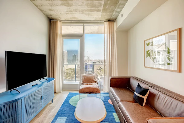 Natiivo Austin 23rd flr condo - skyline-view balcony - luxe rooftop pool & gym