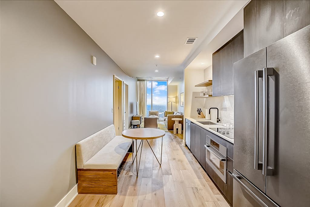 Dog-friendly getaway on Rainey Street with rooftop pool and gym