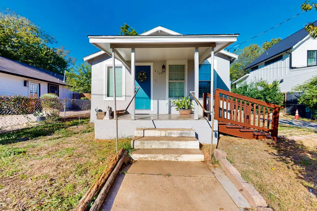 East Villa Real