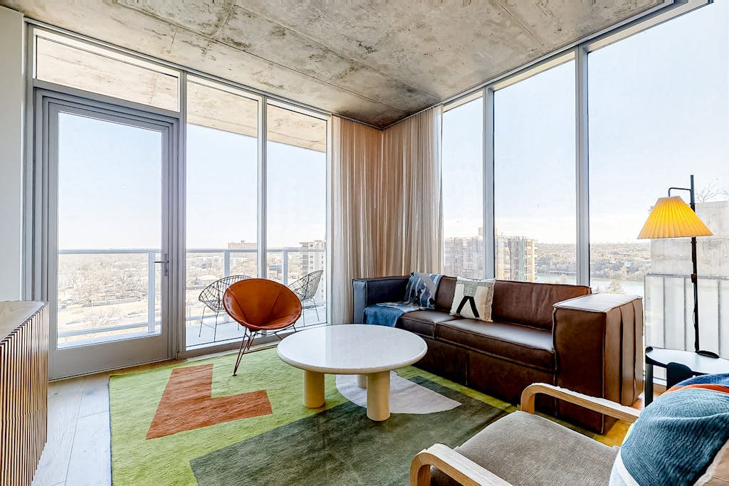 Natiivo Austin Corner Views
