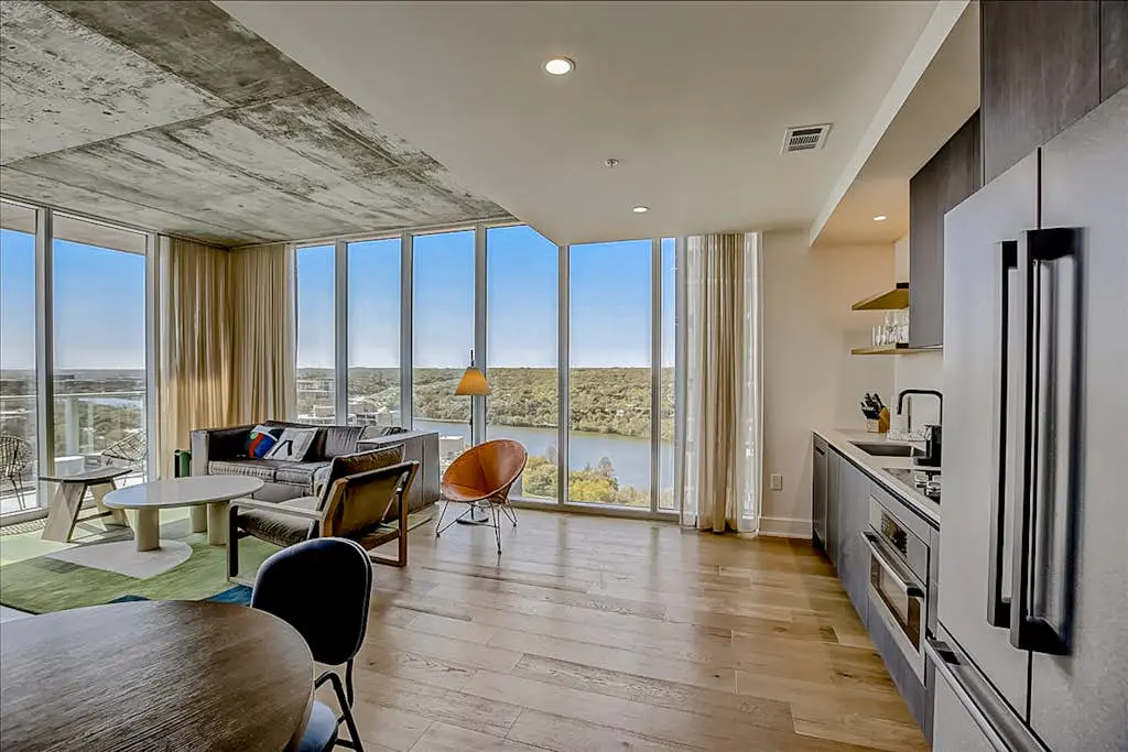 Natiivo Austin Lake Views