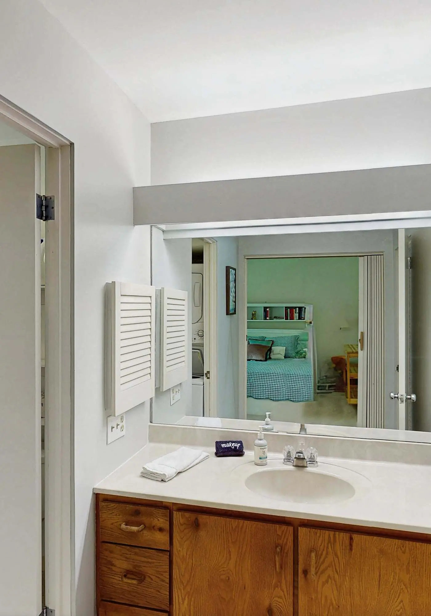 Condo in Glen Arbor with Lake Michigan sunset views, fireplace, deck, washer & dryer