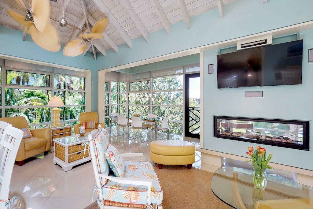 High-end home w/ heated private pool/spa, courtyard, & floor-to-ceiling windows