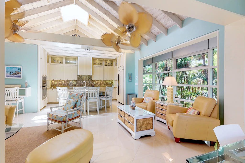 High-end home w/ heated private pool/spa, courtyard, & floor-to-ceiling windows