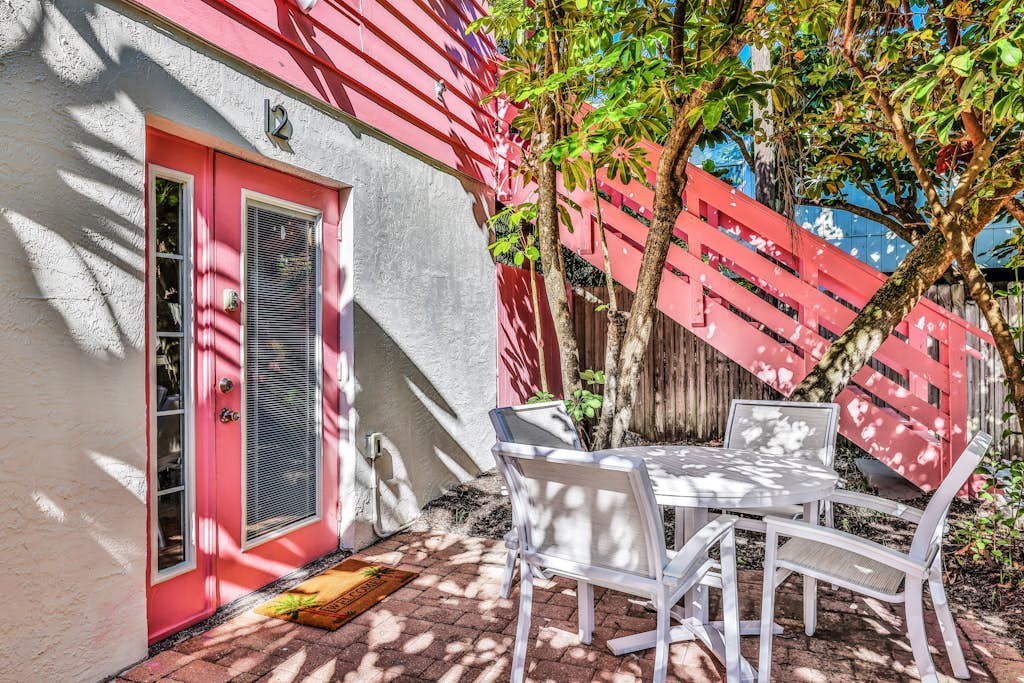 Freshly Remodeled Island Suite w/ Pool & Pet Friendly