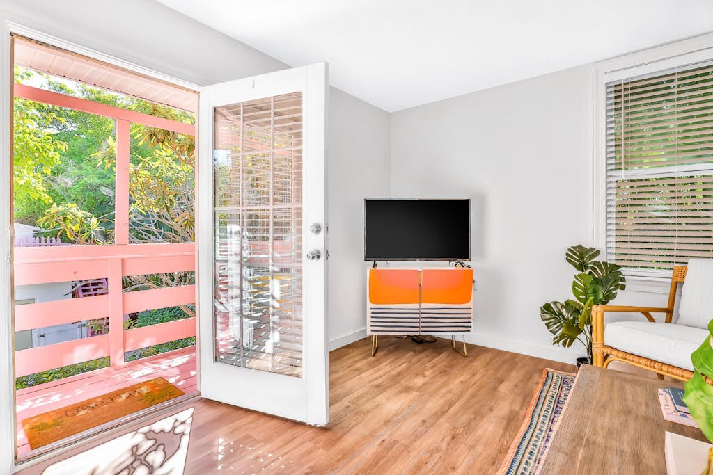 Freshly Remodeled Island Suite w/ Pool & Pet Friendly