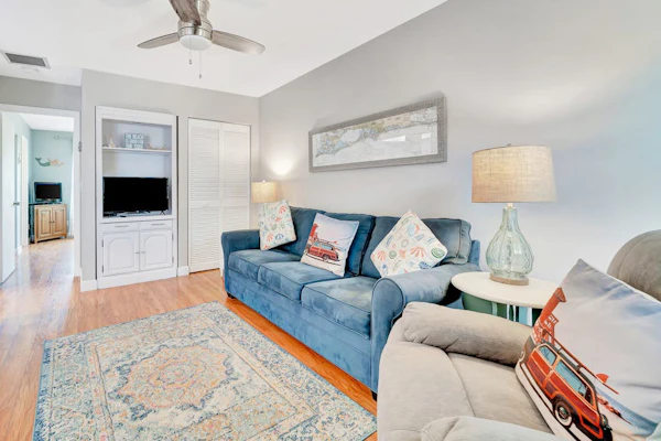 Relaxing condo with a heated pool, gas grill, washer/dryer, & central AC