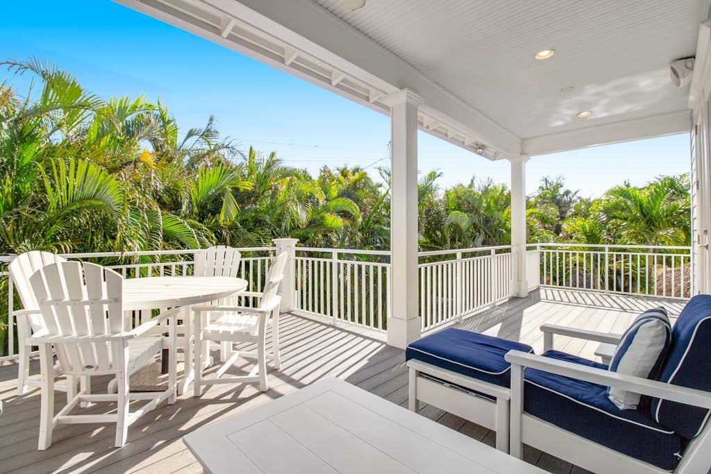 Modern home near Gulf beaches with private heated pool & WiFi