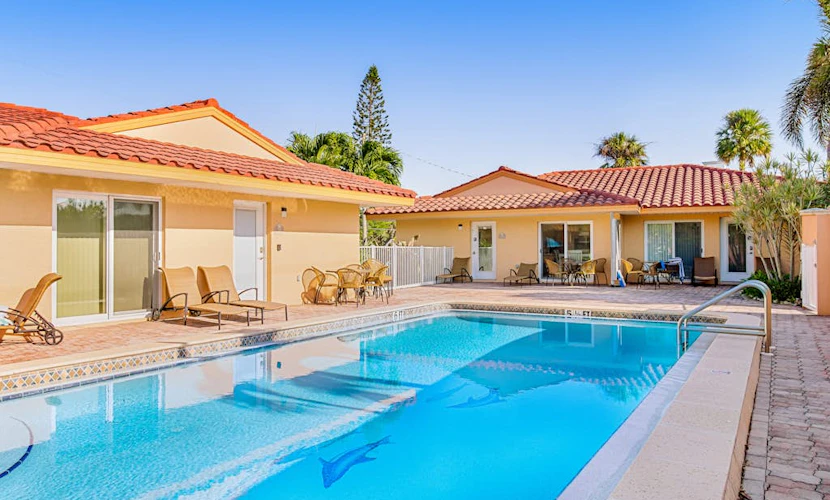 Charming Ground Floor Condo with Shared Pool, High-Speed WiFi, and Central AC