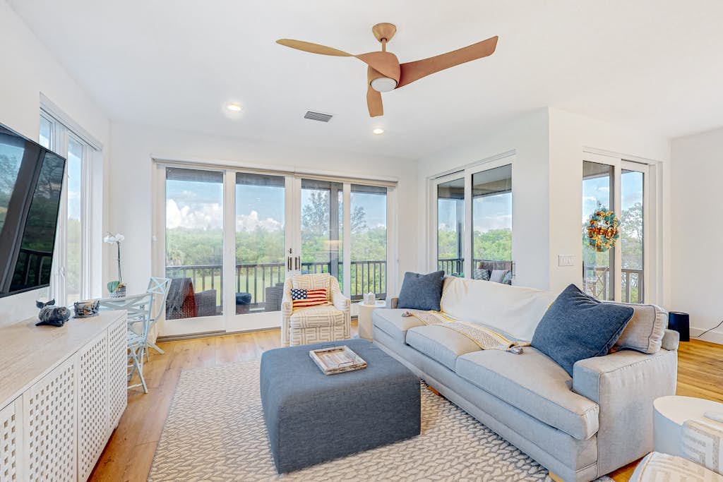 Bayfront home with dock, amazing views, outdoor areas, & kayak