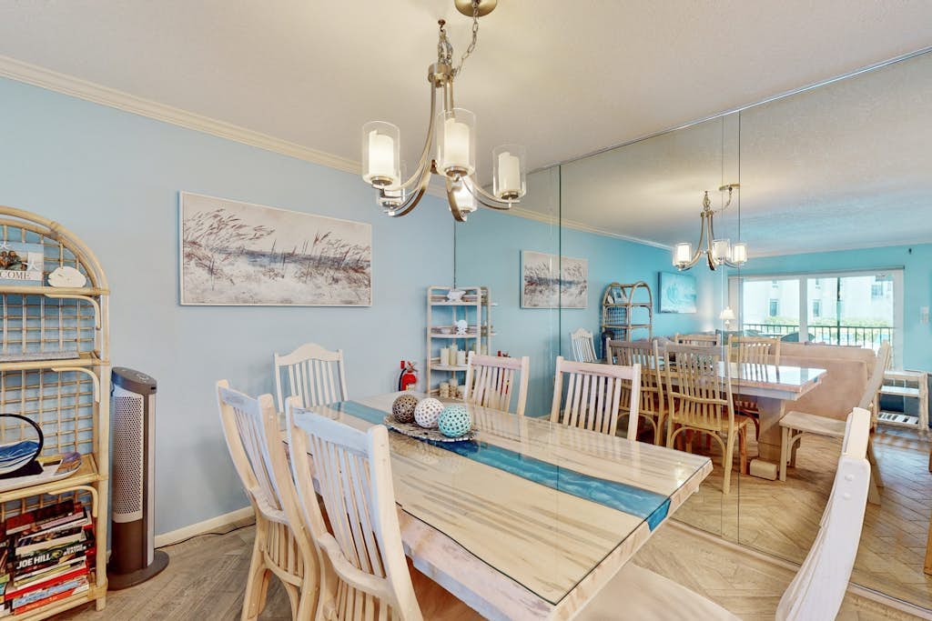Spacious double condo w/ balconies, Gulf views, shared pool & beach access