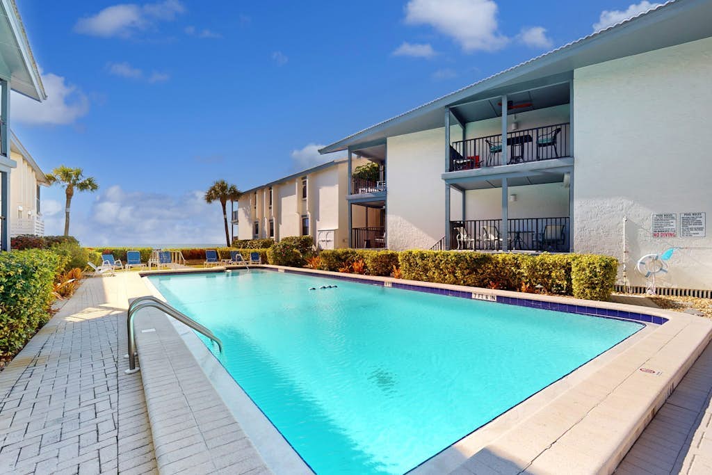 Spacious double condo w/ balconies, Gulf views, shared pool & beach access