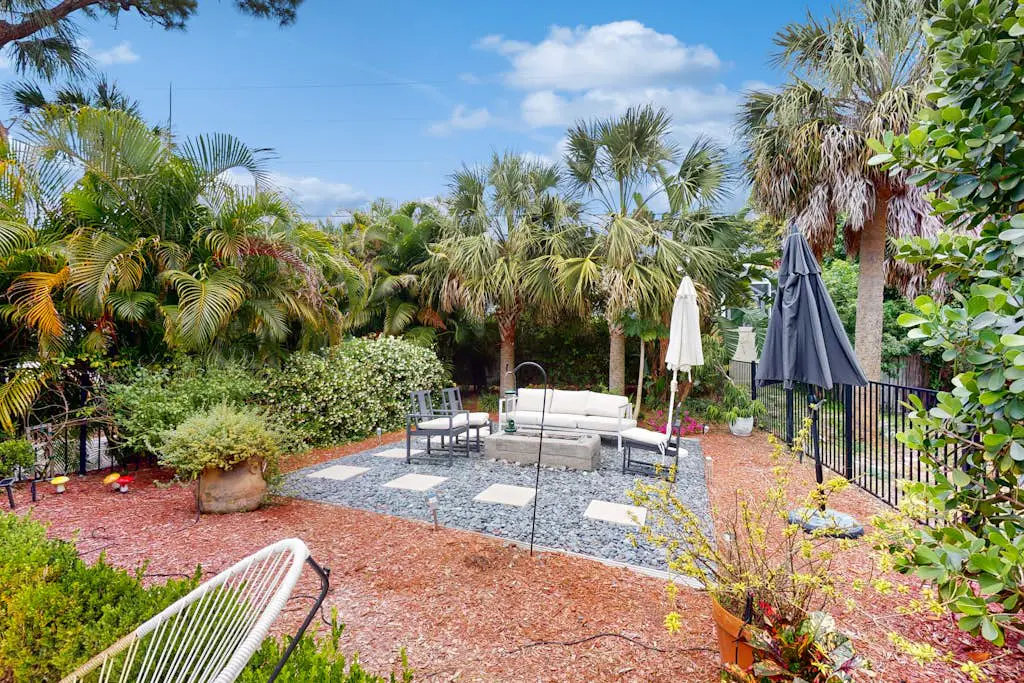 8 Pines - Sarasota Bay