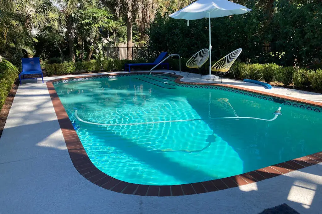 8 Pines - Sarasota Bay