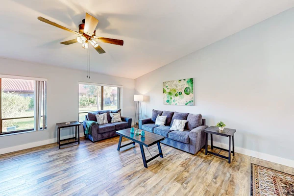Renovated condo near golf with on-site pool, hot tub, tennis, & private lanai