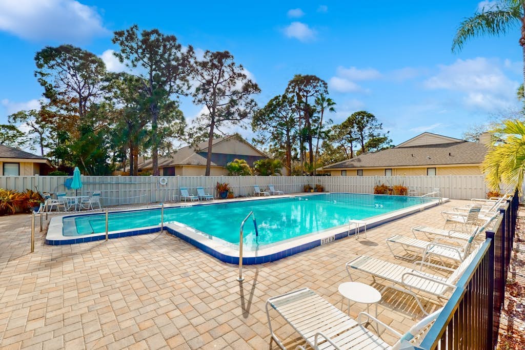 Renovated condo near golf with on-site pool, hot tub, tennis, & private lanai