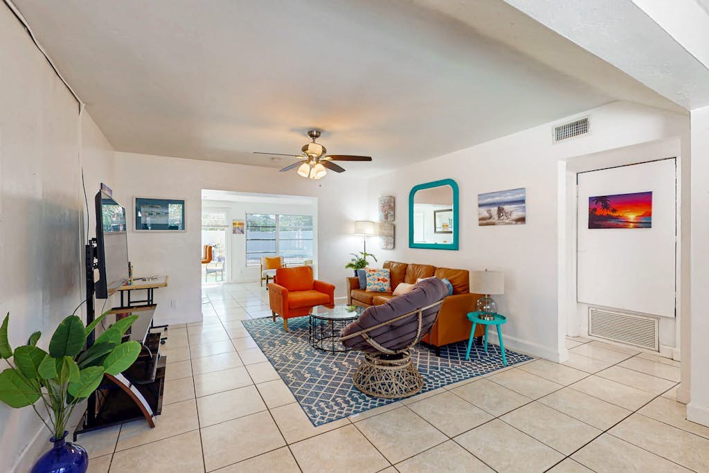 Bright, airy and centrally located with fenced yard, dog friendly, close to Gulf