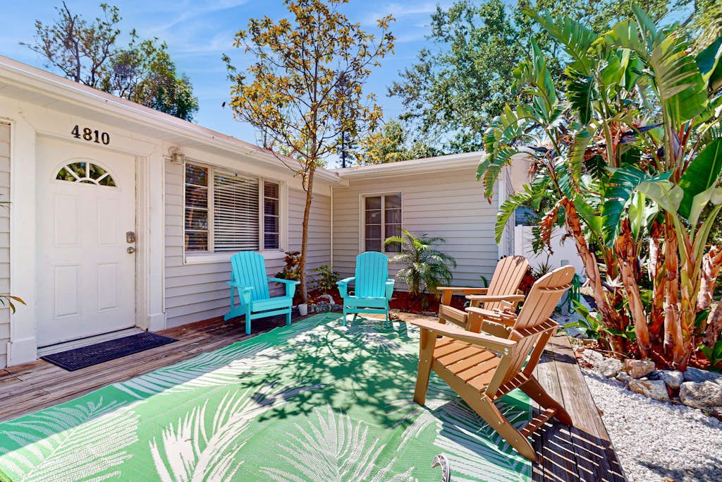 Bright, airy and centrally located with fenced yard, dog friendly, close to Gulf