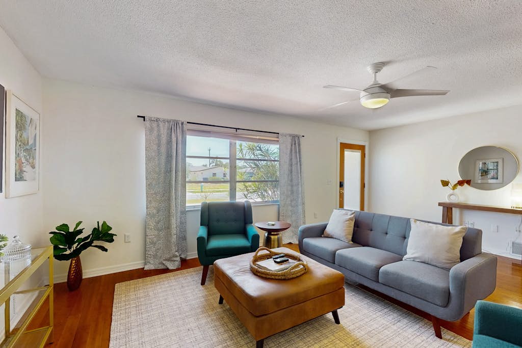 Cozy home with with washer and dryer, internet, and short drive to beach