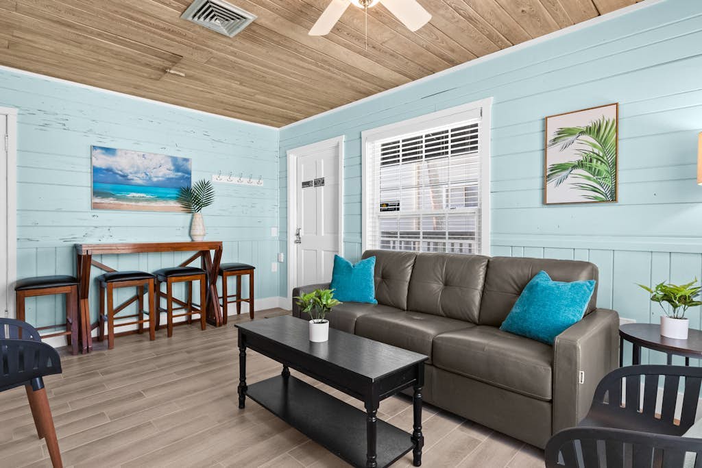 Charming Suite w/ Shared Pool, High-Speed WiFi - Steps to the Beach