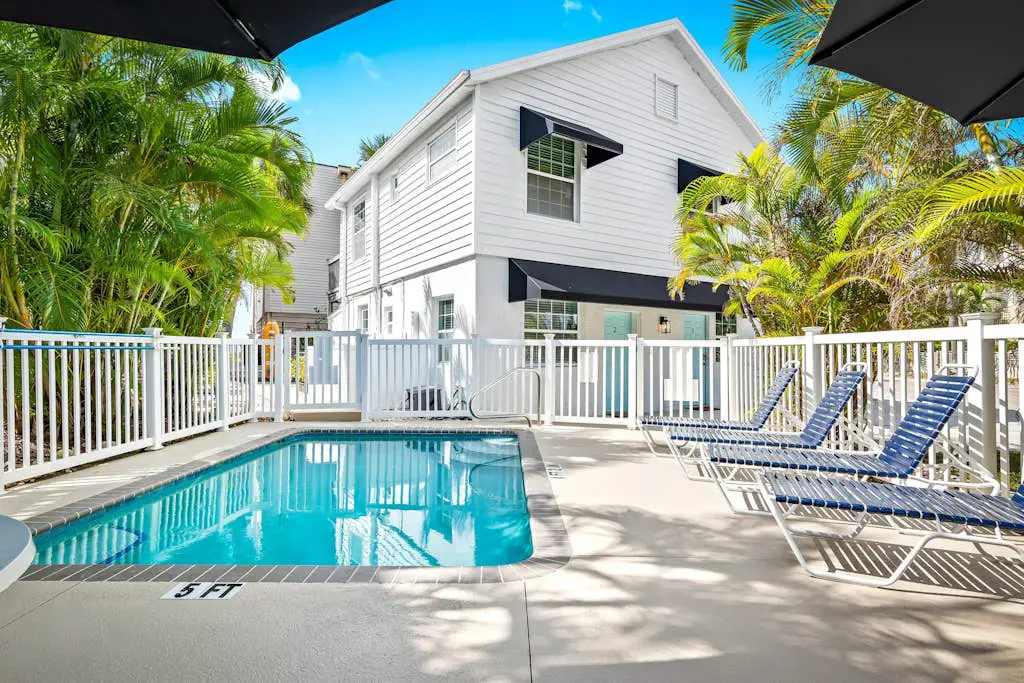 Parrot Beach Cottages Suite #3