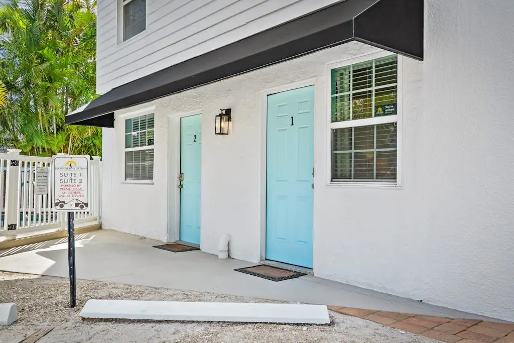 Parrot Beach Cottages Suite #3