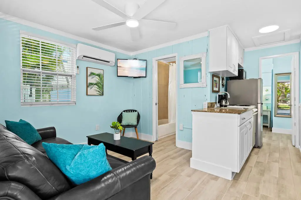 Parrot Beach Cottages Suite #2