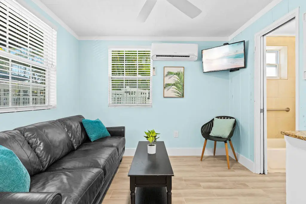 Parrot Beach Cottages Suite #2