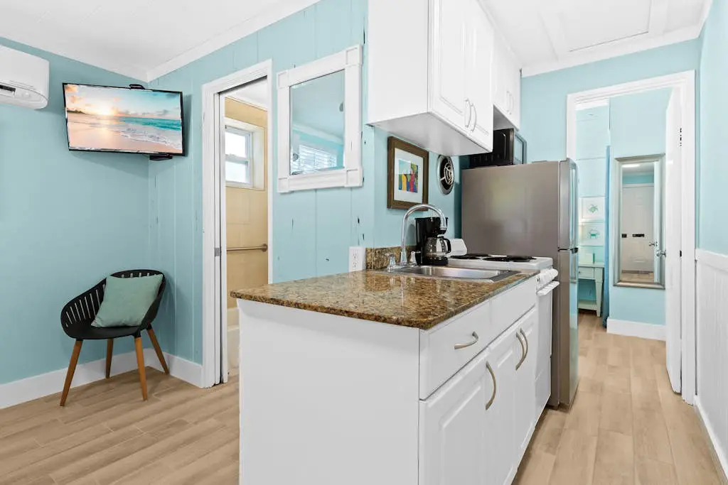 Parrot Beach Cottages Suite #2