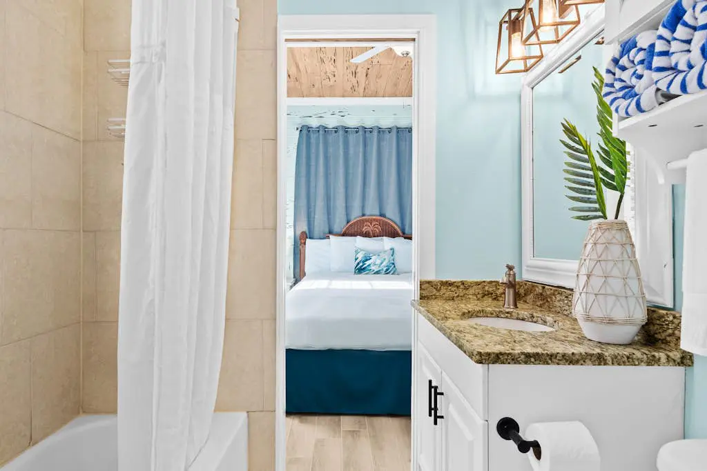 Parrot Beach Cottages Suite #2