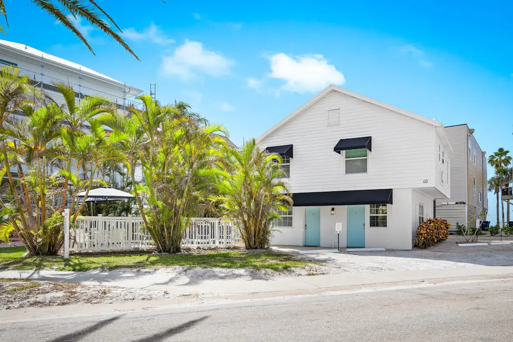 Parrot Beach Cottages Suite #2