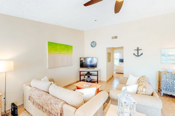 Inviting Condo with Shared Pool, High-Speed WiFi, and Central AC
