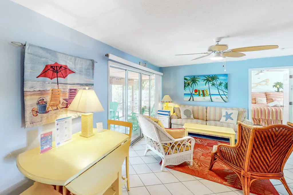 21 Palms Unit A