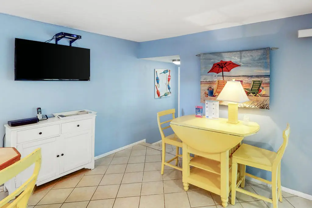 21 Palms Unit A