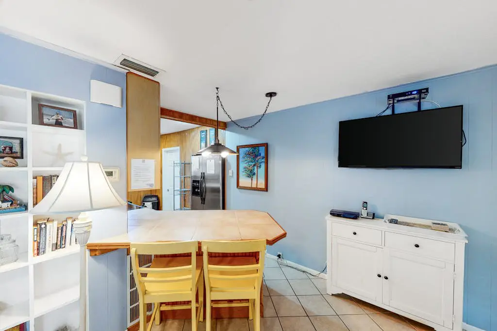 21 Palms Unit A