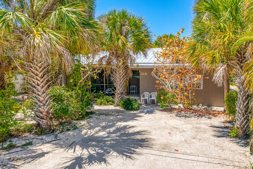 21 Palms Unit A