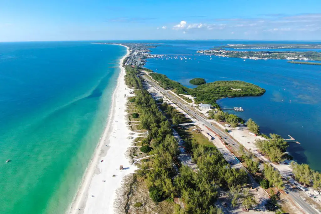 Bradenton  3 Dog-Friendly Retreat w/1Gig