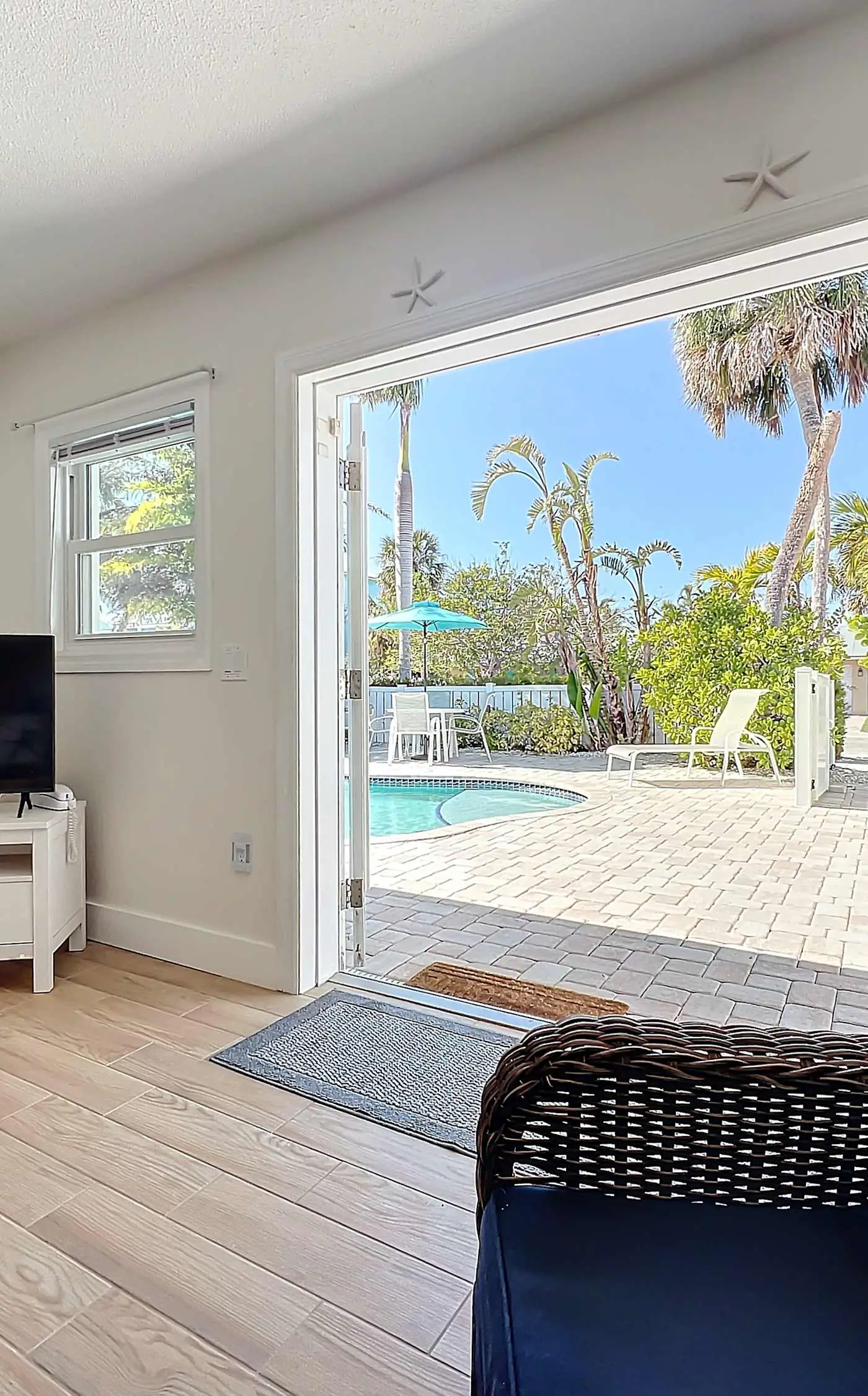Blue Wave Villa West