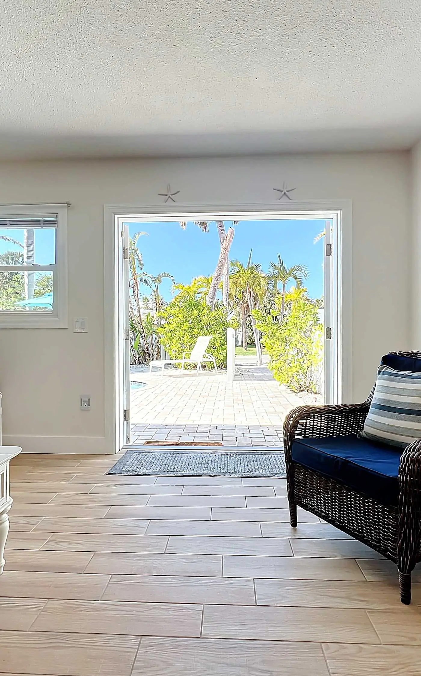 Blue Wave Villa West