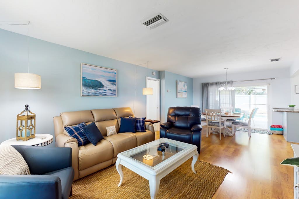 Dog-friendly home with private, heated pool, lanai, BBQ, & W/D