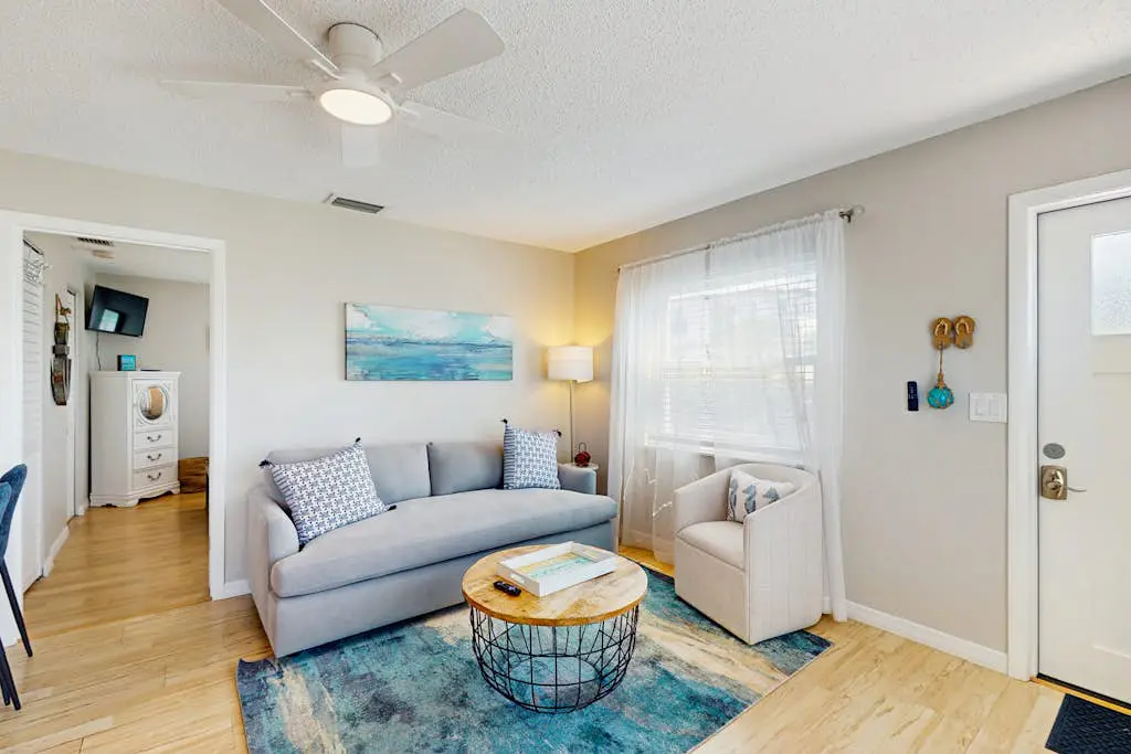 Bay View Inn 202