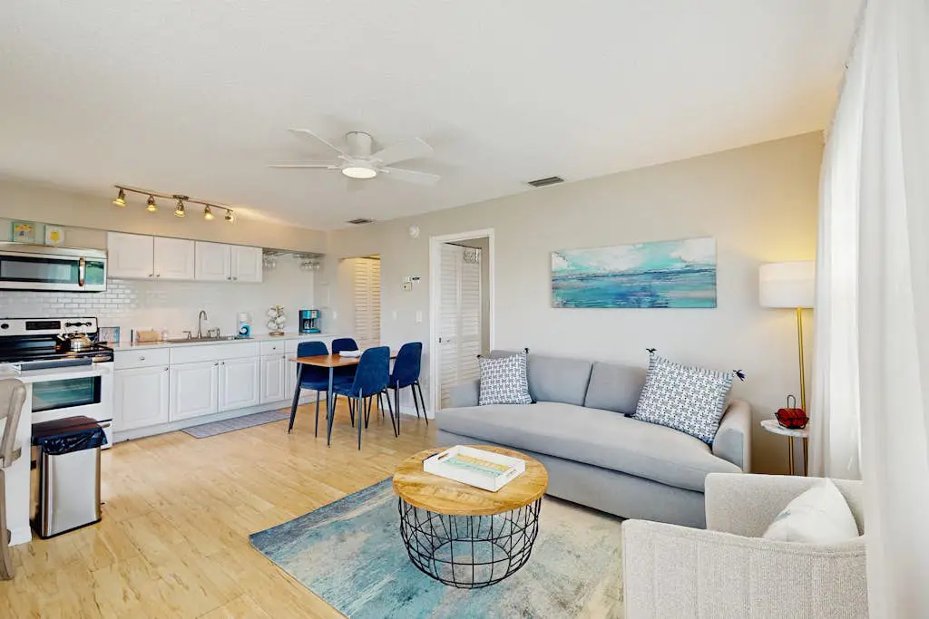 Bay View Inn 202