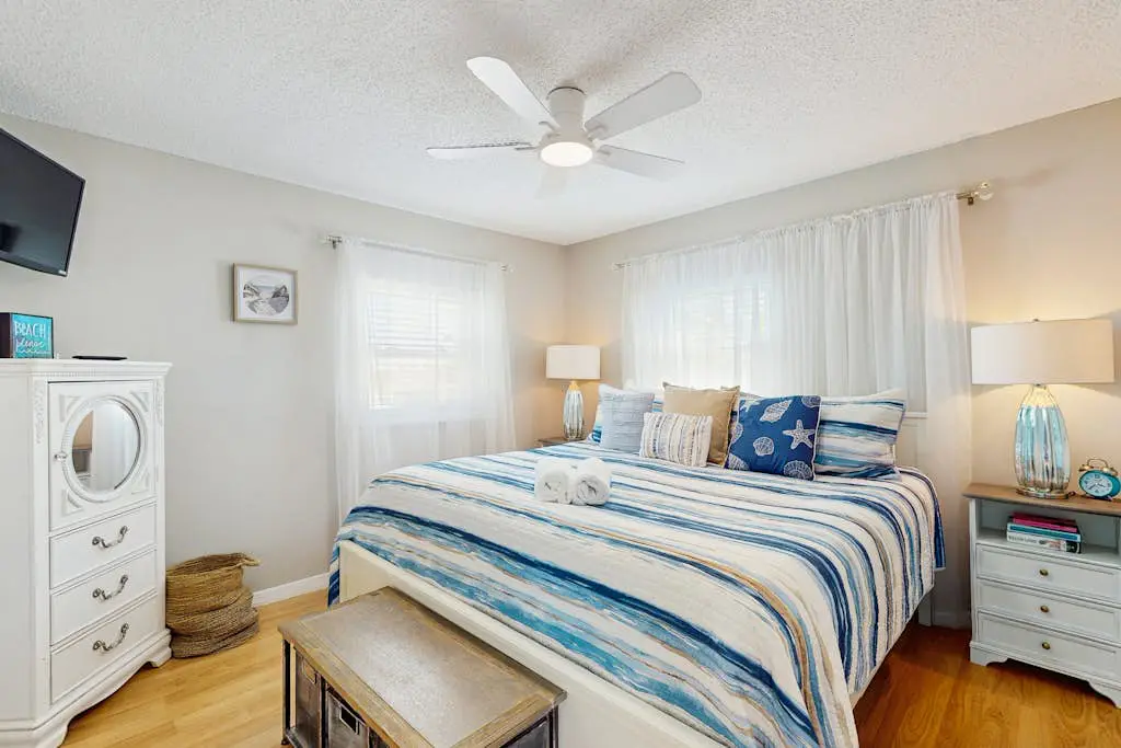Bay View Inn 202