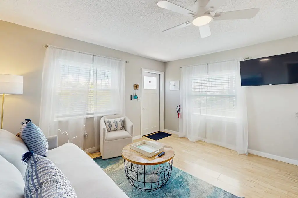 Bay View Inn 202